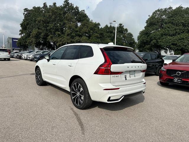 Photo of 2025 Crystal White Volvo XC60