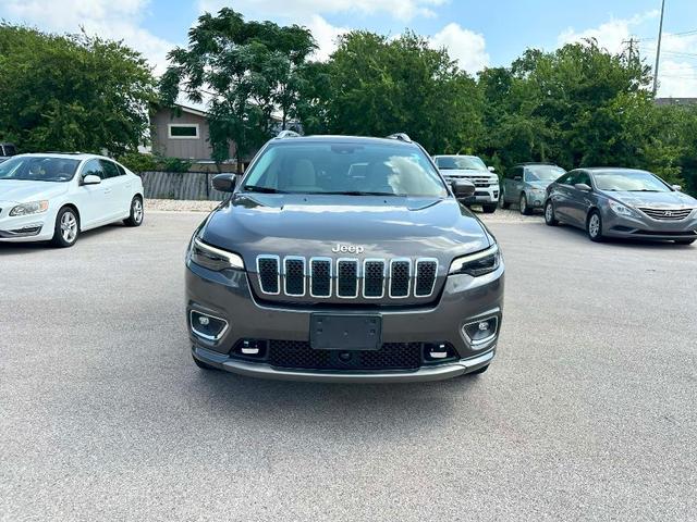 Photo of 2019 Granite Crystal Clearcoat Metallic Jeep Cherokee