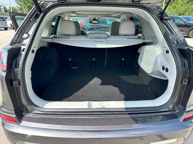 Photo of 2019 Granite Crystal Clearcoat Metallic Jeep Cherokee
