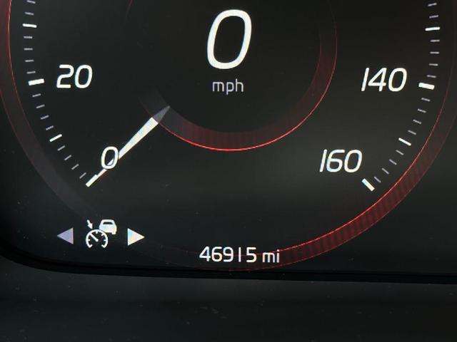 Photo of 2022 Denim Blue Volvo XC40