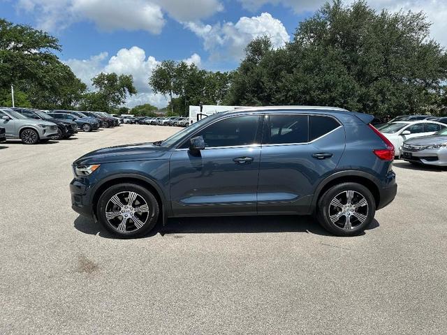 Photo of 2022 Denim Blue Volvo XC40