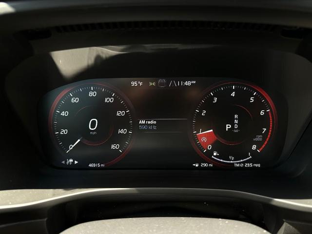 Photo of 2022 Denim Blue Volvo XC40