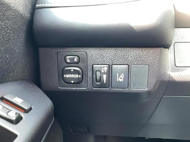 Photo of 2017 Magnetic Gray Toyota RAV4