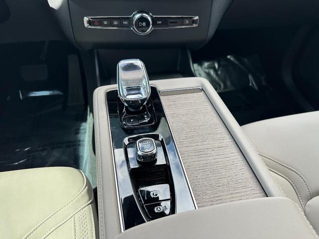 Photo of 2025 Silver Volvo XC90