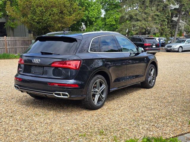 Photo of 2018 Blue Audi SQ5