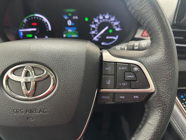Photo of 2022 Wind Chill Pearl Toyota Sienna