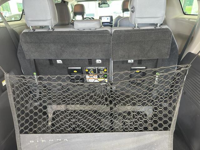 Photo of 2022 Wind Chill Pearl Toyota Sienna