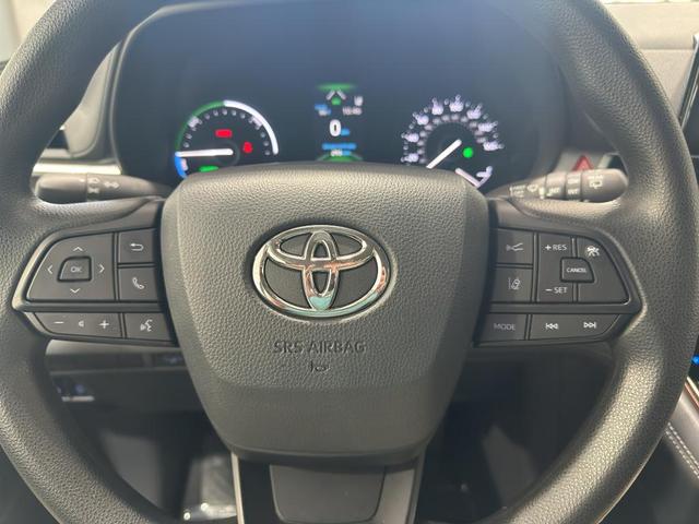Photo of 2022 Midnight Black Metallic Toyota Sienna