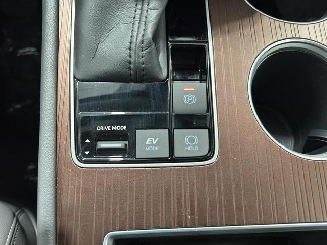 Photo of 2022 Midnight Black Metallic Toyota Sienna