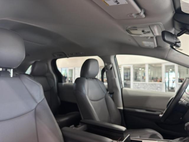 Photo of 2022 Midnight Black Metallic Toyota Sienna