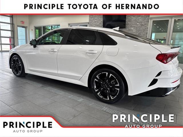 Photo of 2023 Glacial White Pearl Kia K5