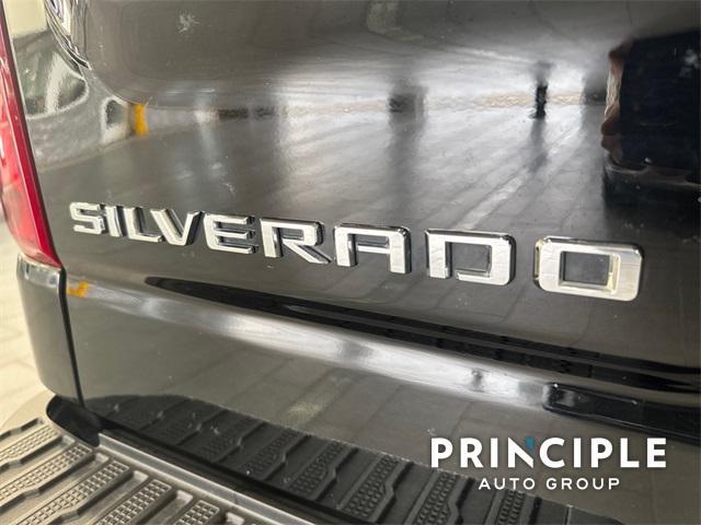 Photo of 2024 Black Chevrolet Silverado 1500