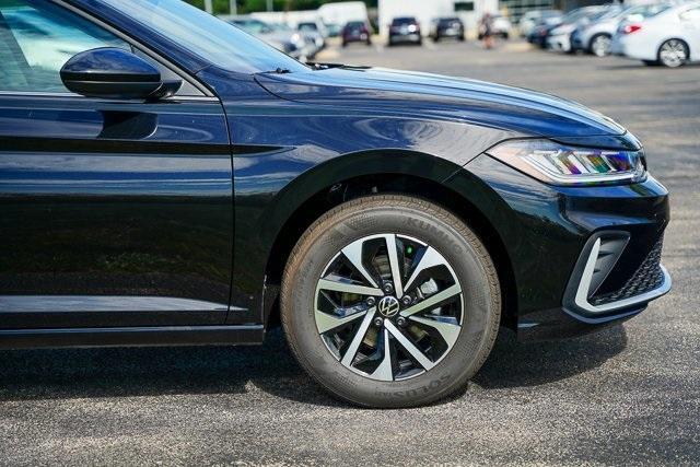 Photo of 2025 Deep Black Pearl Effect Volkswagen Jetta