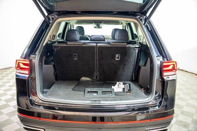 Photo of 2024 Deep Black Pearl Effect Volkswagen Atlas