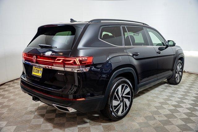 Photo of 2024 Deep Black Pearl Effect Volkswagen Atlas