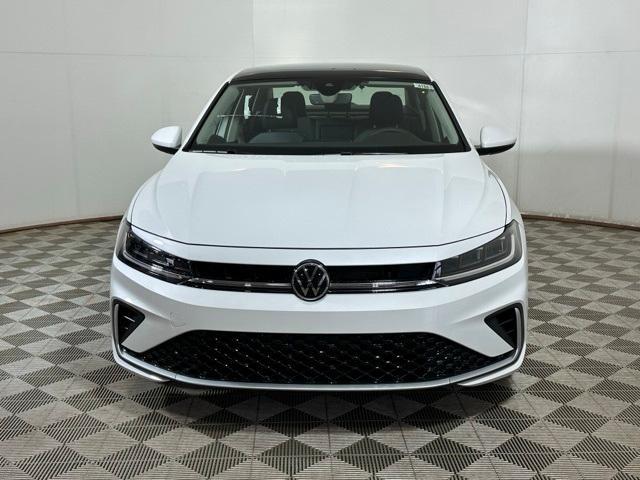 Photo of 2025 Opal White Pearl Effect Volkswagen Jetta