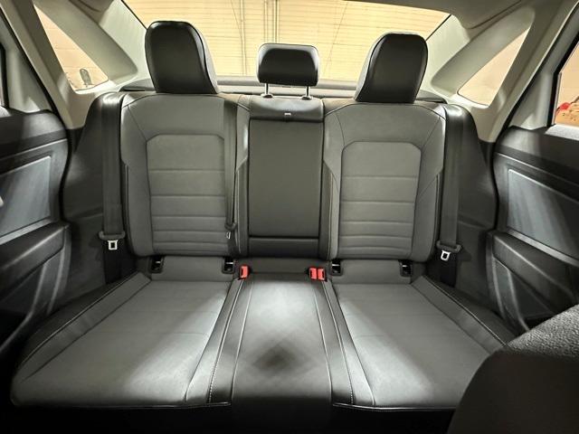 Photo of 2025 Opal White Pearl Effect Volkswagen Jetta