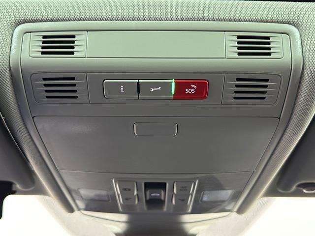 Photo of 2025 Opal White Pearl Effect Volkswagen Jetta
