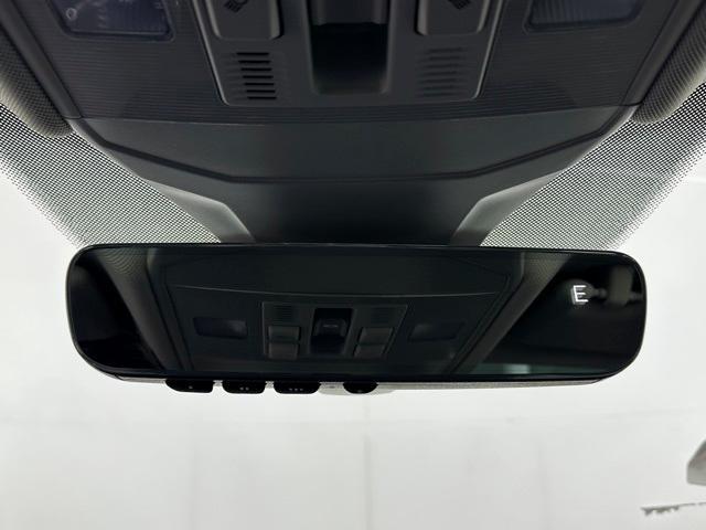 Photo of 2025 Opal White Pearl Effect Volkswagen Jetta