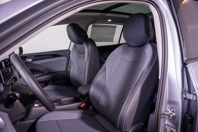 Photo of 2025 Pyrite Silver Metallic Volkswagen Tiguan