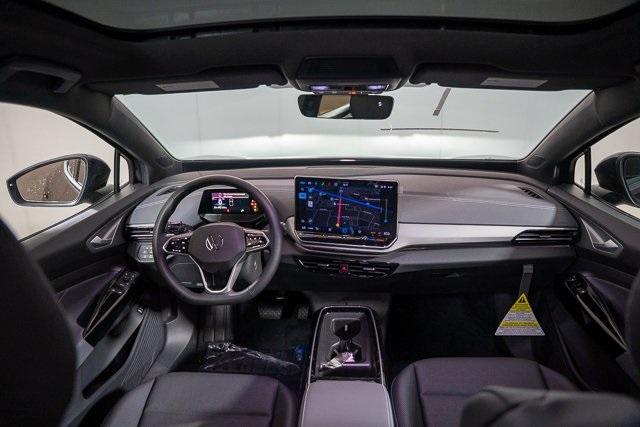 Photo of 2025 Deep Black Pearl Effect Volkswagen ID.4