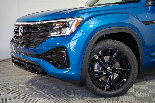 Photo of 2025 Kingfisher Blue Volkswagen Atlas Cross Sport
