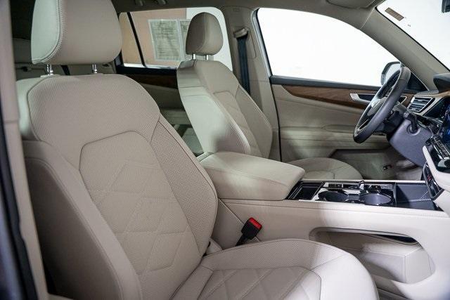 Photo of 2024 Silver Bird Metallic Volkswagen Atlas