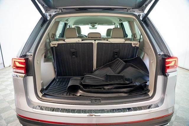 Photo of 2024 Silver Bird Metallic Volkswagen Atlas
