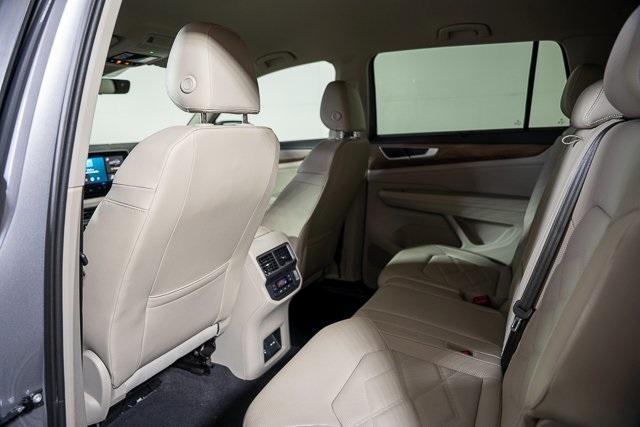 Photo of 2024 Silver Bird Metallic Volkswagen Atlas