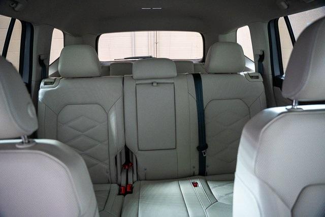 Photo of 2024 Silver Bird Metallic Volkswagen Atlas