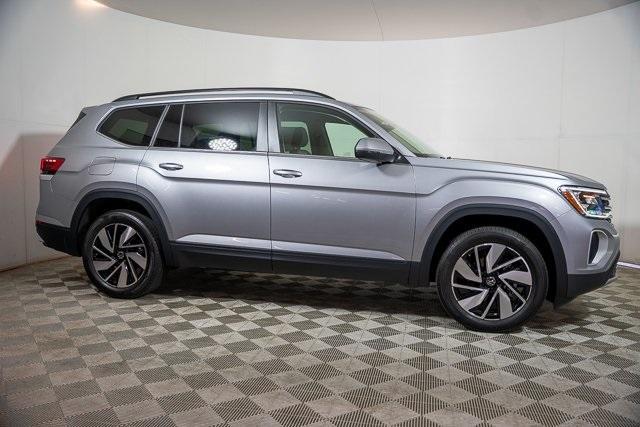 Photo of 2024 Silver Bird Metallic Volkswagen Atlas