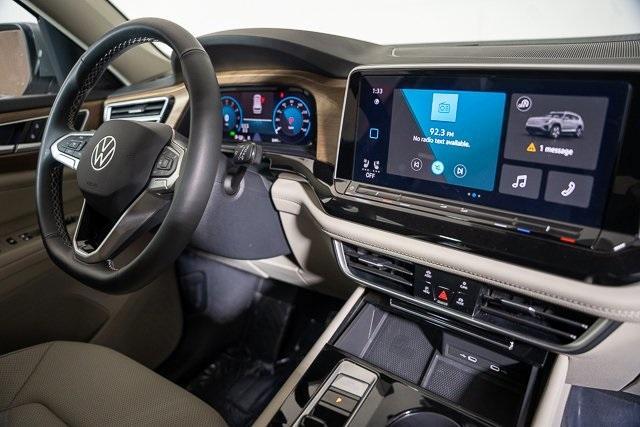 Photo of 2024 Silver Bird Metallic Volkswagen Atlas
