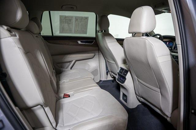 Photo of 2024 Silver Bird Metallic Volkswagen Atlas