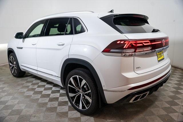 Photo of 2025 Opal White Pearl Effect Volkswagen Atlas Cross Sport