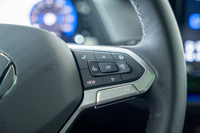 Photo of 2025 Opal White Pearl Effect Volkswagen Atlas Cross Sport