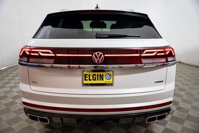 Photo of 2025 Opal White Pearl Effect Volkswagen Atlas Cross Sport