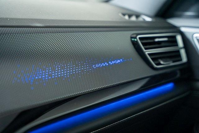 Photo of 2025 Opal White Pearl Effect Volkswagen Atlas Cross Sport