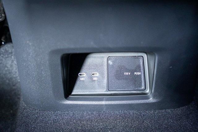 Photo of 2025 Opal White Pearl Effect Volkswagen Atlas Cross Sport