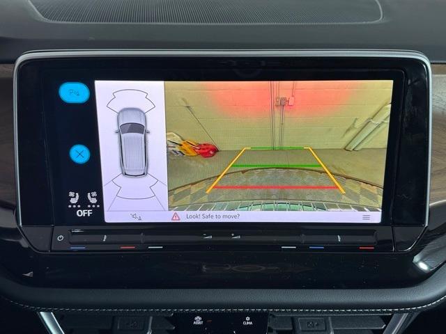 Photo of 2025 Deep Black Pearl Effect Volkswagen Atlas