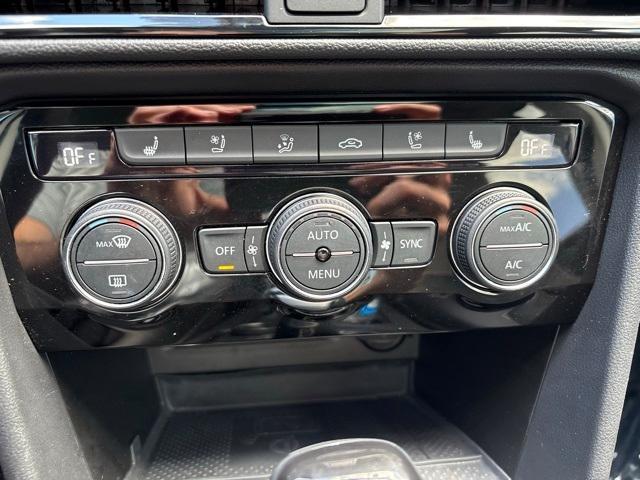 Photo of 2024 Pure White Volkswagen Taos