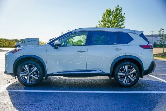 Photo of 2022 White Nissan Rogue