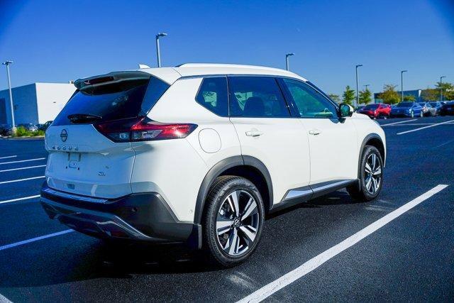 Photo of 2022 White Nissan Rogue