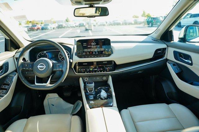 Photo of 2022 White Nissan Rogue