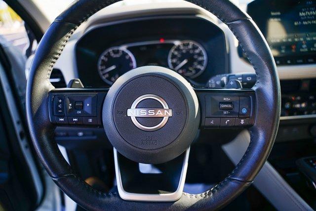 Photo of 2022 White Nissan Rogue