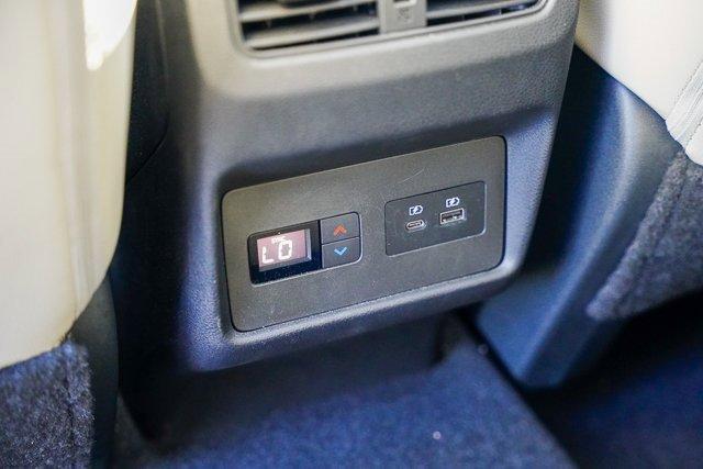 Photo of 2022 White Nissan Rogue