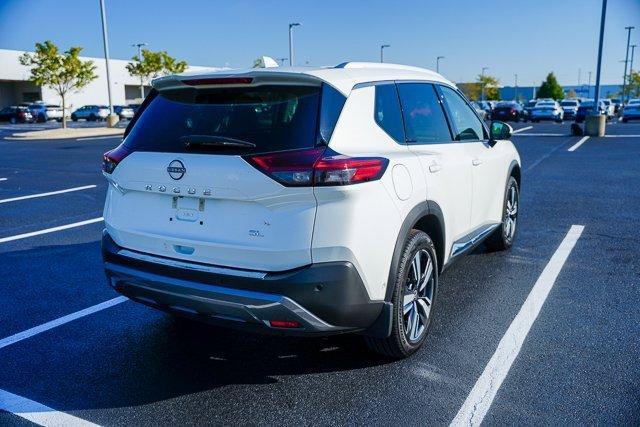 Photo of 2022 White Nissan Rogue