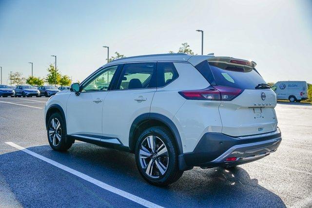 Photo of 2022 White Nissan Rogue