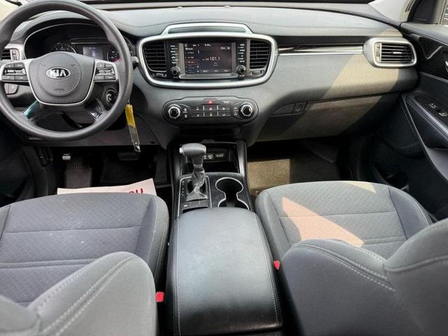 Photo of 2020 Sparkling Silver Kia Sorento