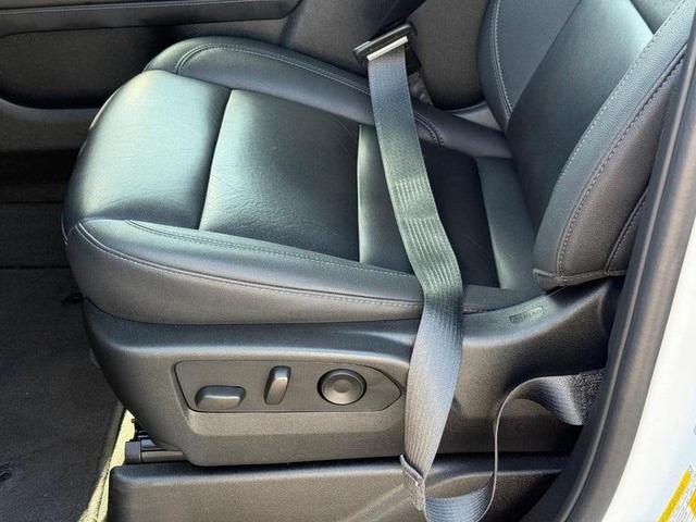 Photo of 2024 Summit White Chevrolet Tahoe