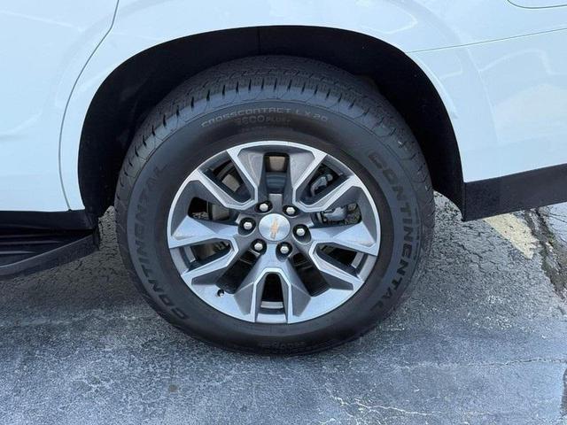 Photo of 2024 Summit White Chevrolet Tahoe